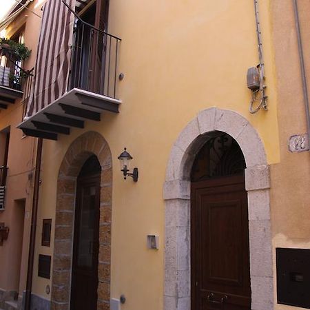 La Finestra Sotto La Rocca Cefalù Quarto foto