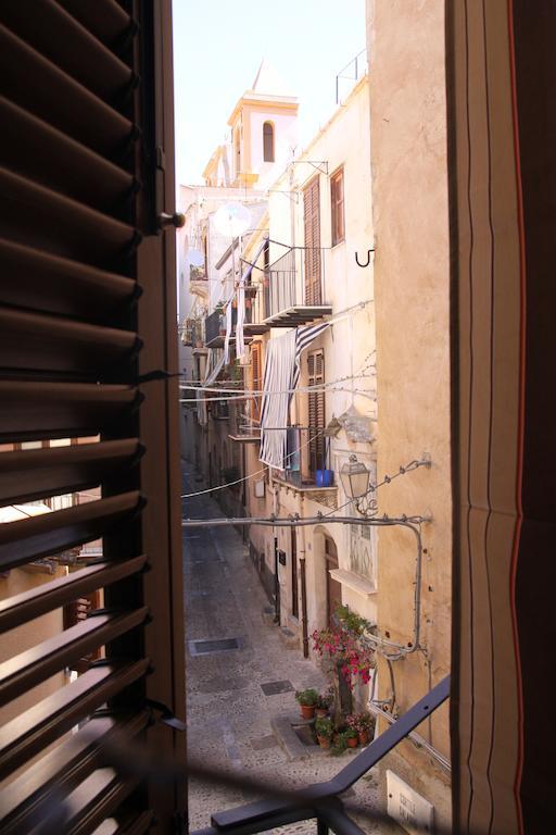 La Finestra Sotto La Rocca Cefalù Quarto foto