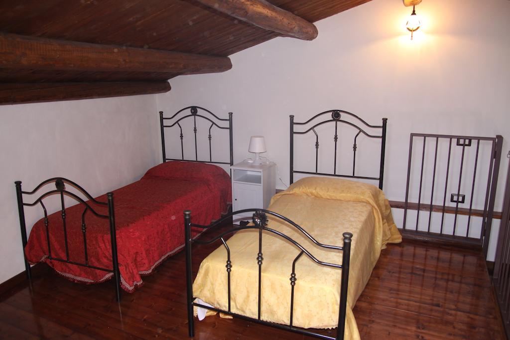 La Finestra Sotto La Rocca Cefalù Quarto foto